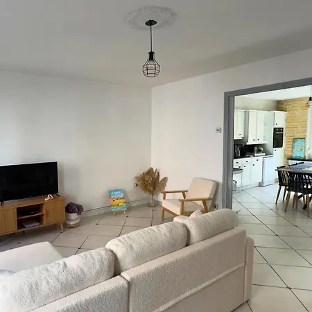 Holiday home Les Pieds Dans L'eau - 4chambres 10personnes - & Proche